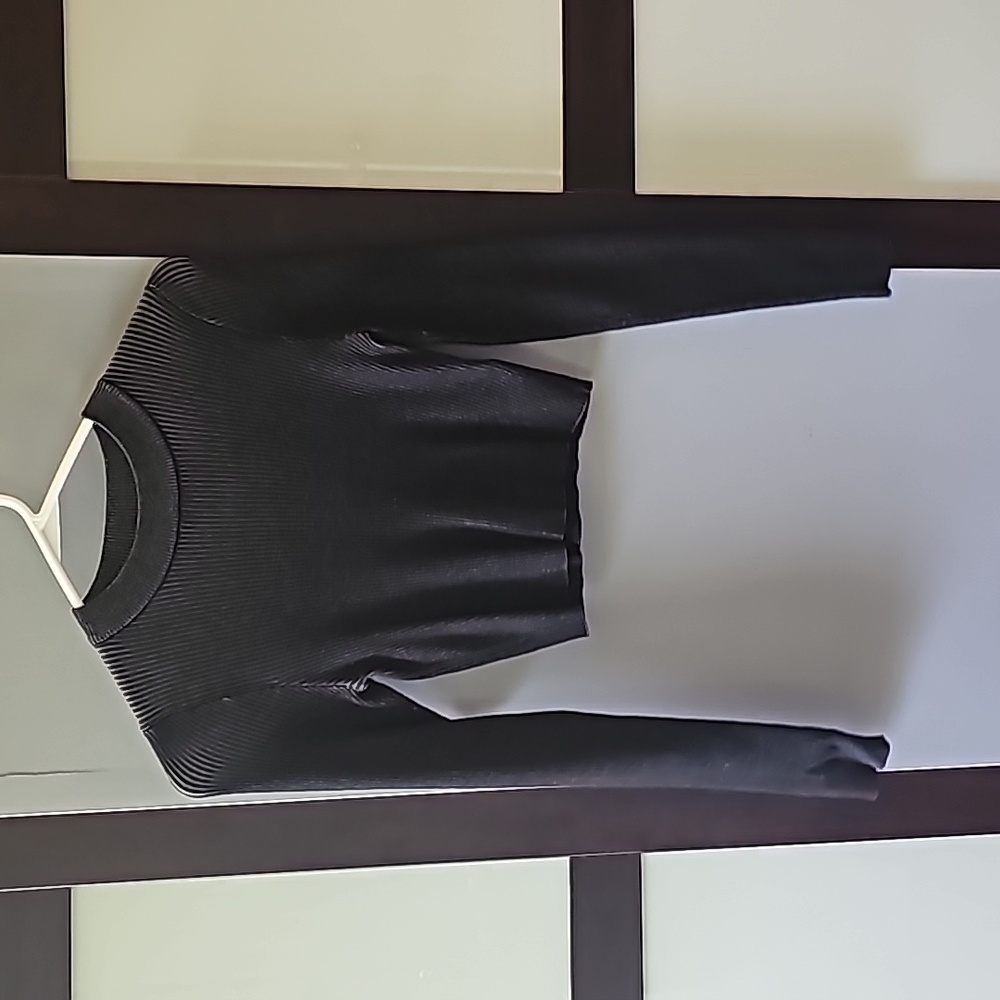 Akira cropped knit long sleeve shirt